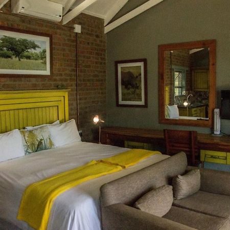 Chameleon Bush Lodge Hammanskraal Buitenkant foto