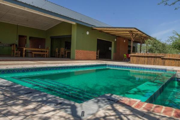 Chameleon Bush Lodge Hammanskraal Buitenkant foto