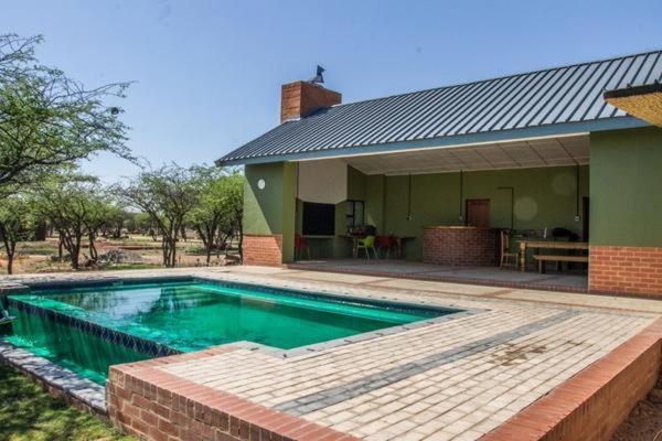 Chameleon Bush Lodge Hammanskraal Buitenkant foto