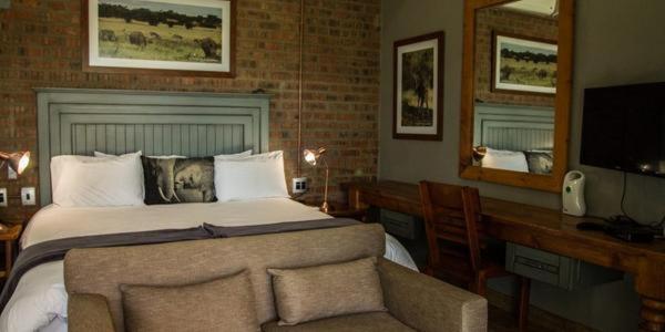 Chameleon Bush Lodge Hammanskraal Buitenkant foto