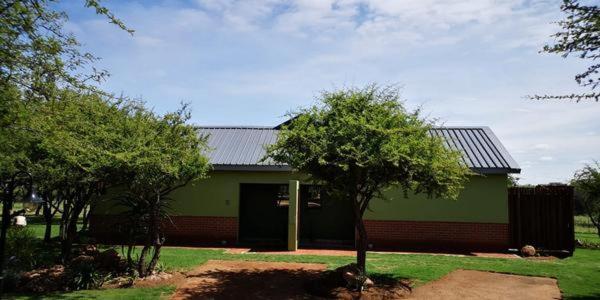 Chameleon Bush Lodge Hammanskraal Buitenkant foto