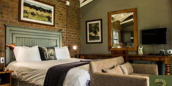 Chameleon Bush Lodge Hammanskraal Buitenkant foto