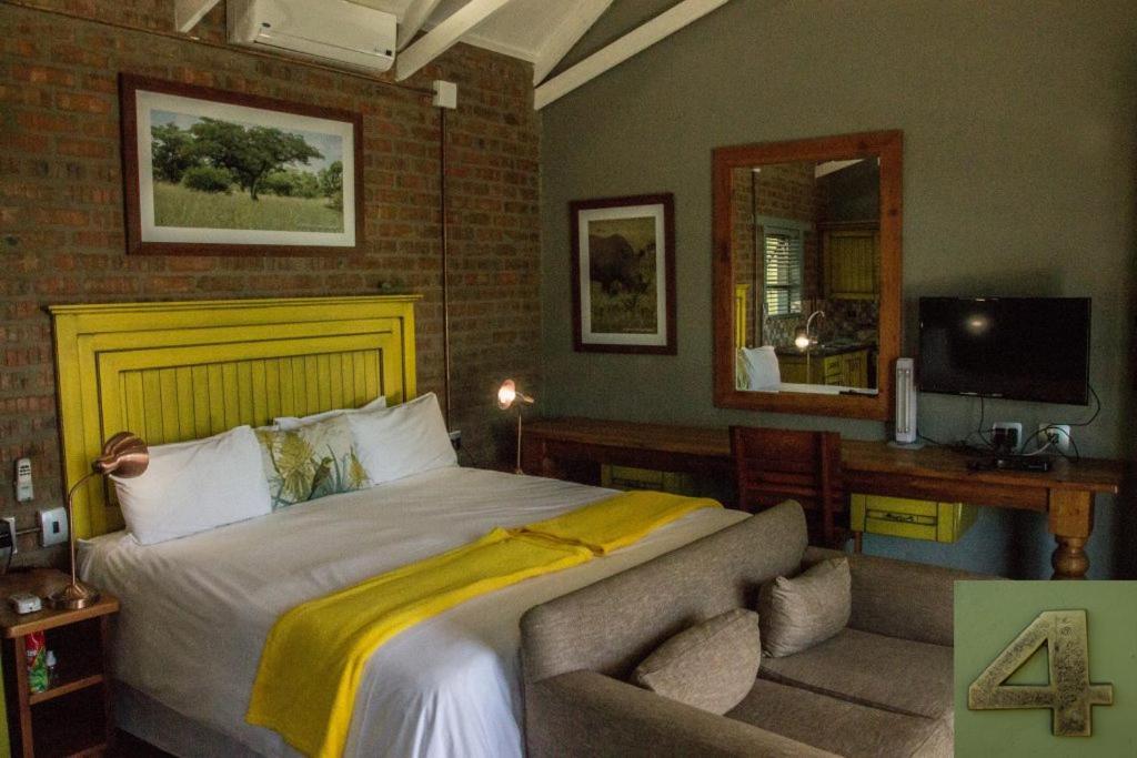 Chameleon Bush Lodge Hammanskraal Buitenkant foto